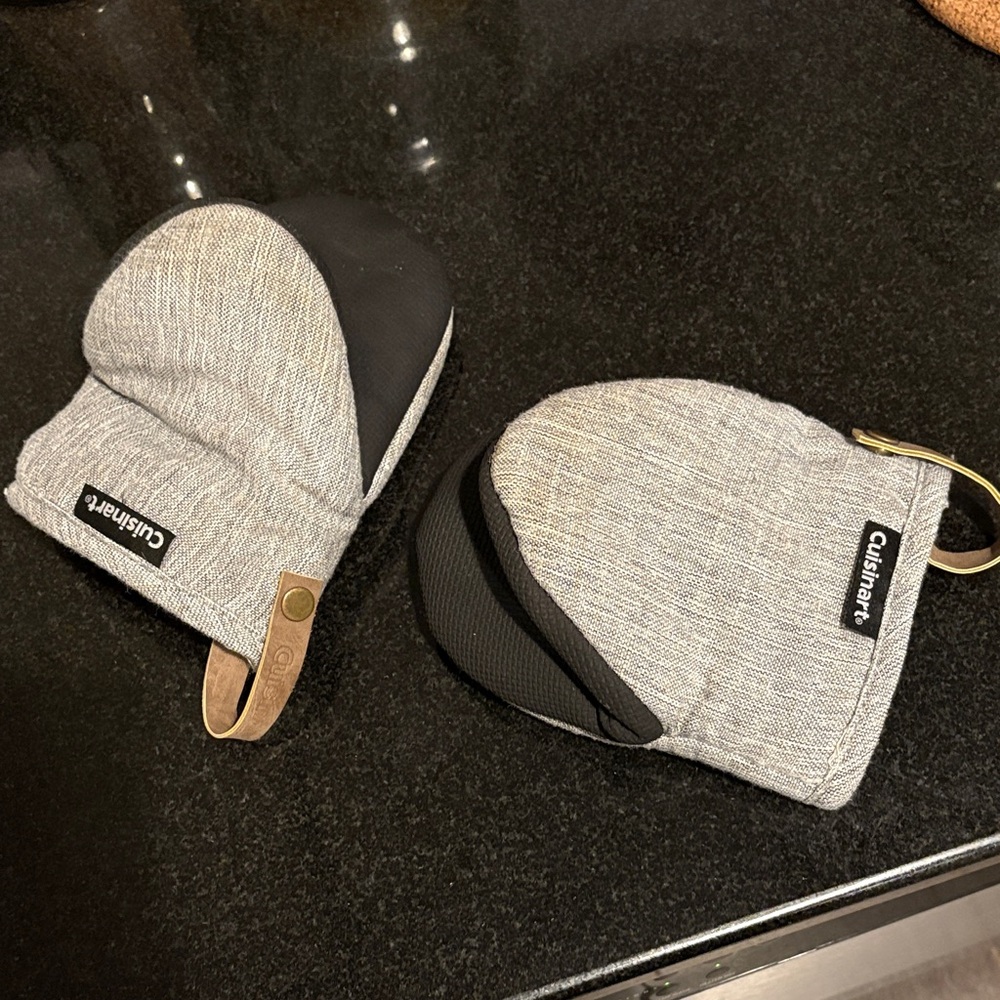 Cuisinart Heather Gray and Black Mini Oven Mitts with Leather Loop